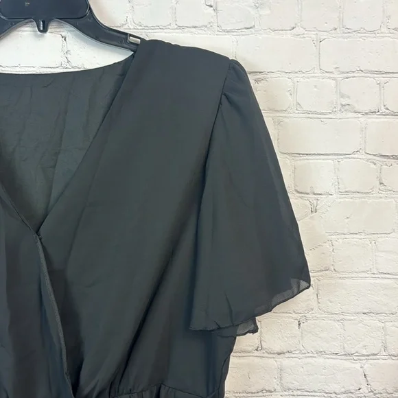 BloomChic Black Flutter Sleeve Wrap Peplum Blouse Plus Size 3X - Picture 3 of 7